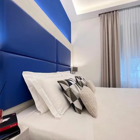 Cinqueterre Behind 4* La Spezia