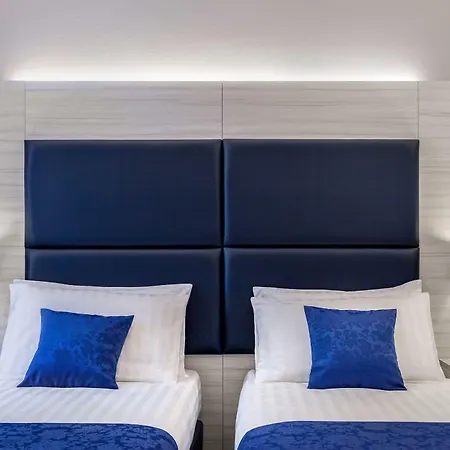 Cinqueterre Behind Gasthof La Spezia