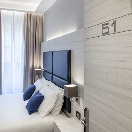 Cinqueterre Behind 4* La Spezia