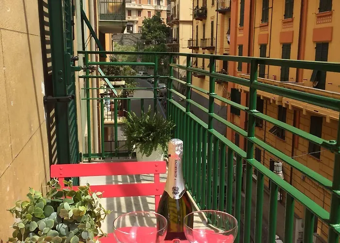 Cinqueterre Behind 4*