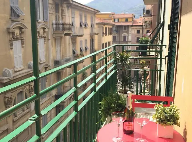 Affittacamere Cinque Terre Behind 4*